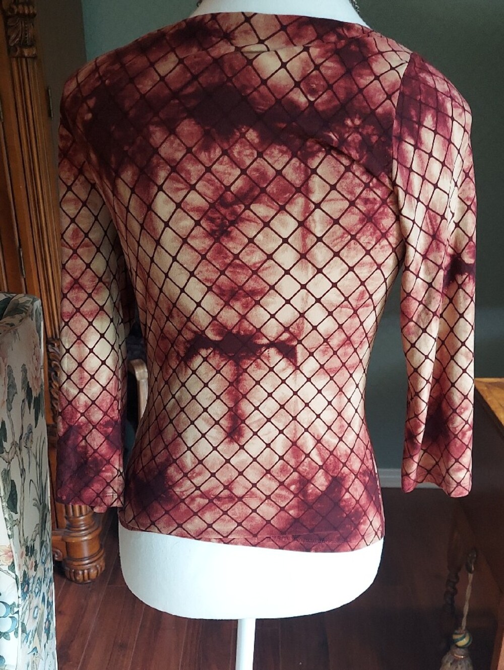 Forever 21 Maroon Tie-Dye Mesh Grid Scoop Neck Top - Picture 3 of 5